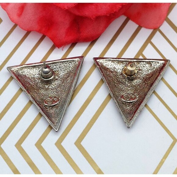 Oops a Daisy Purple Enamel Triangle 80's Earrings Pierced Art Deco 1.25" - Picture 5 of 11